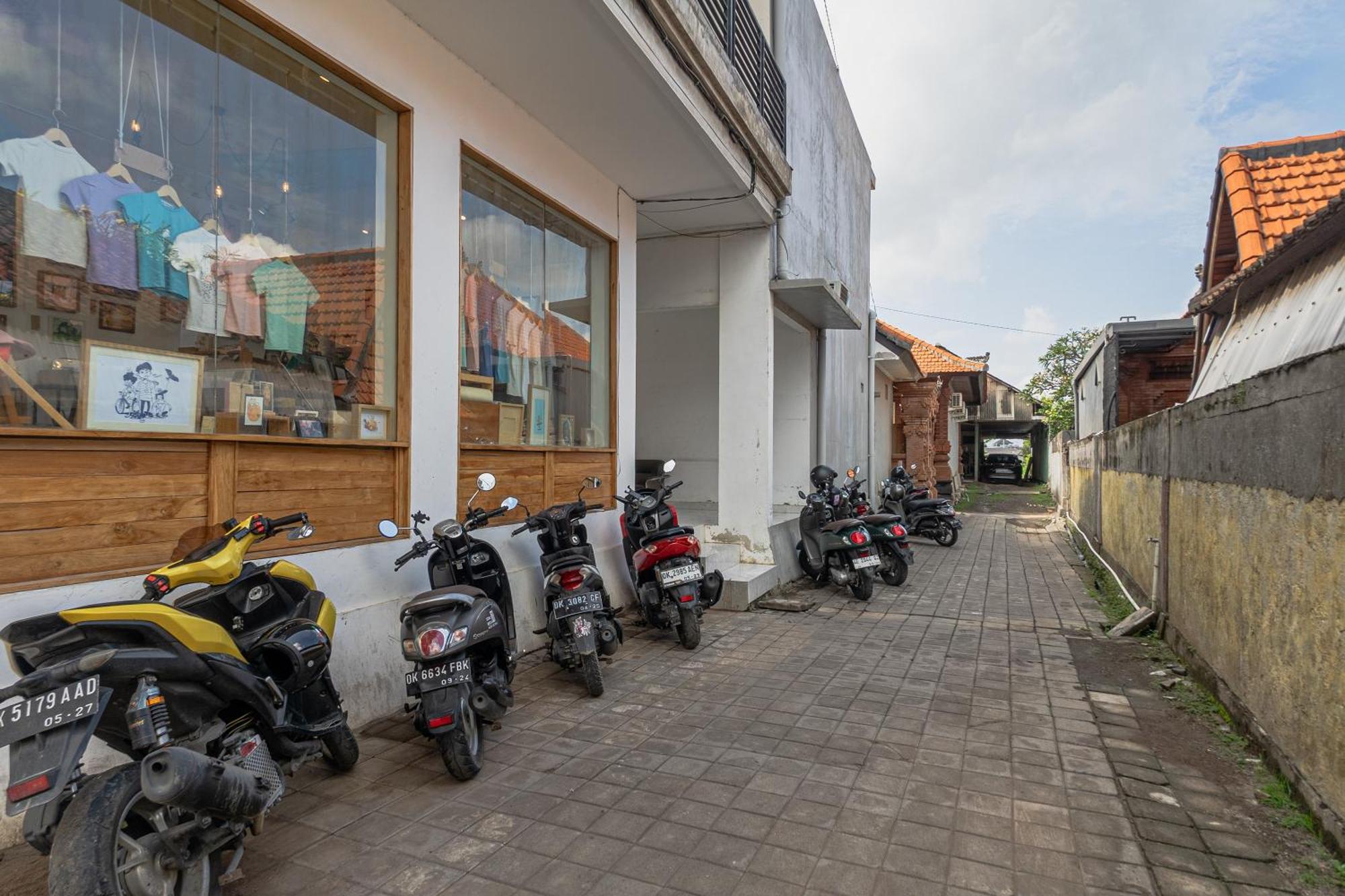 Azalea Homestay & Villa Canggu  Exterior photo